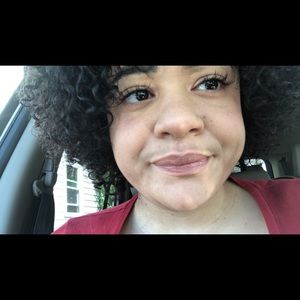 Meet your Posher, Carolyn